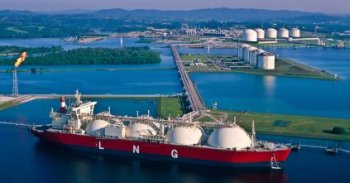 Liquid Natural Gas Tanker In Bay - iStockPhoto
