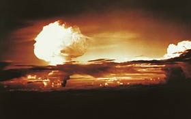 Inertial Confinement Fusion Demonstrated In The Hydrogen Bomb Bikini Atoll 31 Oct 1952 - iStockPhoto